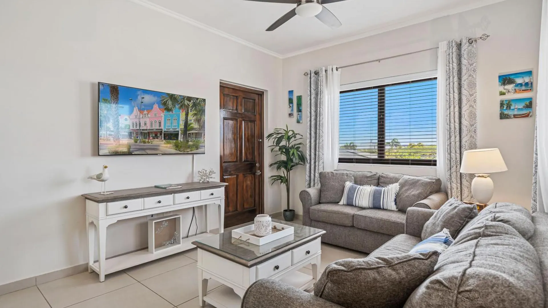 New 1 Min To Beach, Resort Style Amenities, Bbq Palm Beach Apartment