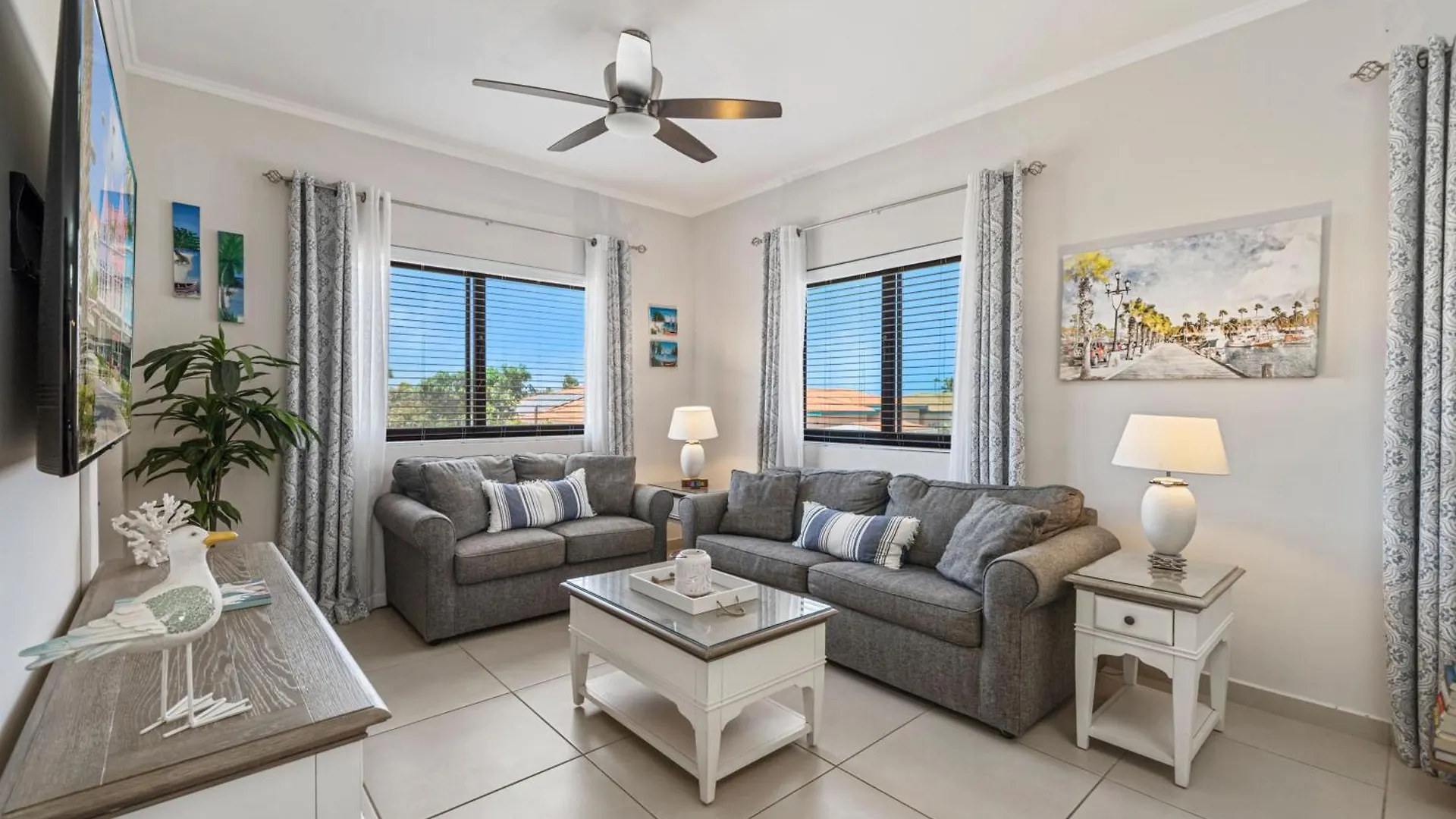 New 1 Min To Beach, Resort Style Amenities, Bbq Palm Beach Apartment