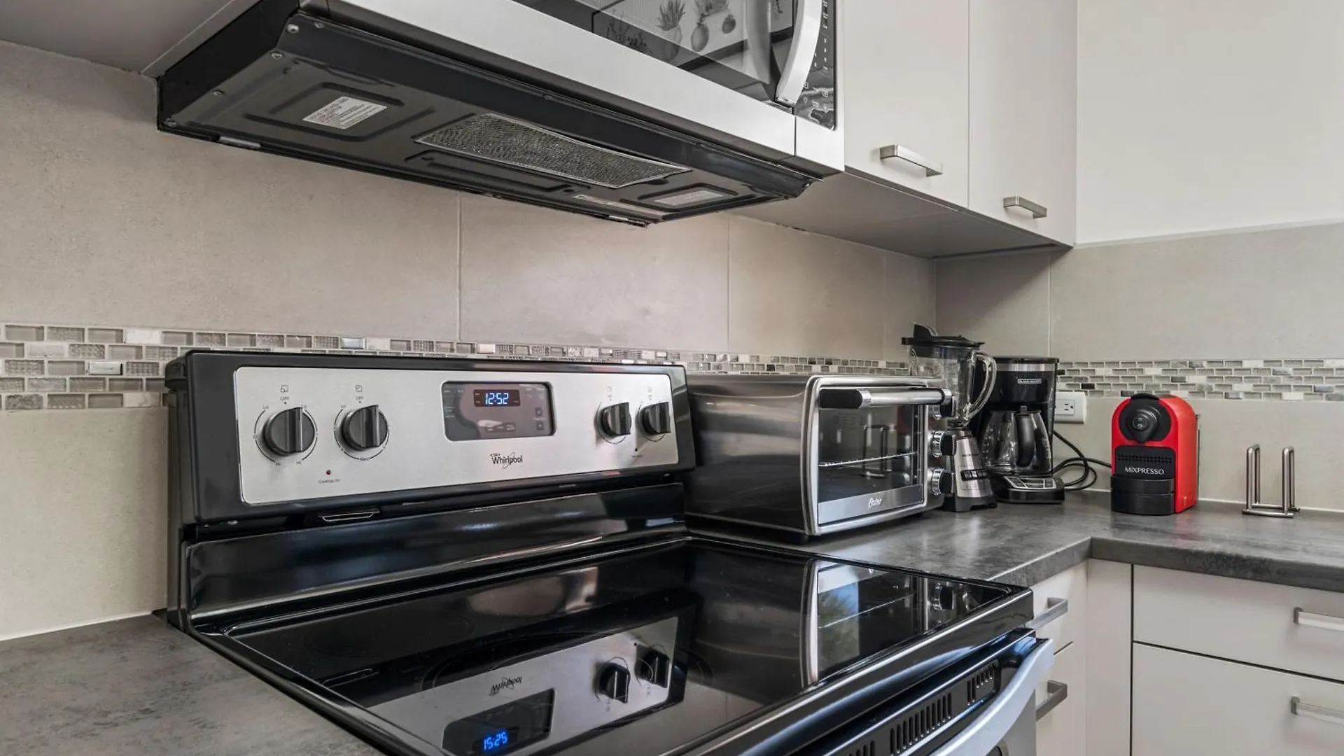 New 1 Min To Beach, Resort Style Amenities, Bbq Palm Beach 0*,  Aruba