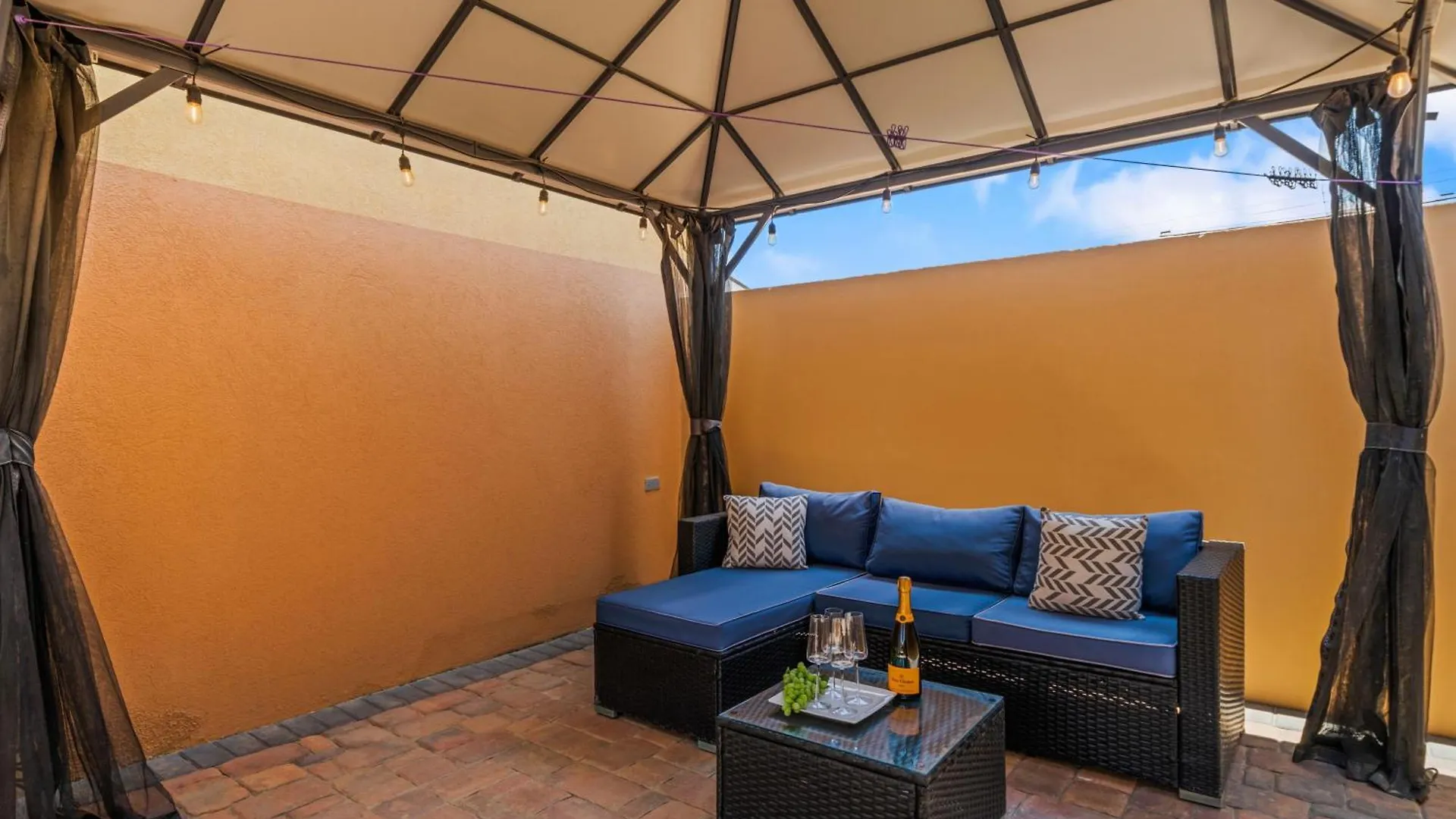 Apartment New 1 Min To Beach, Resort Style Amenities, Bbq Palm Beach Aruba